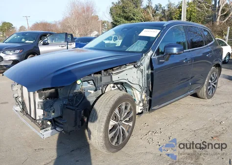 2023 Volvo Xc60 B5 Plus Bright Theme z USA, uszkodzony, nr VIN YV4L12RN8P1375950